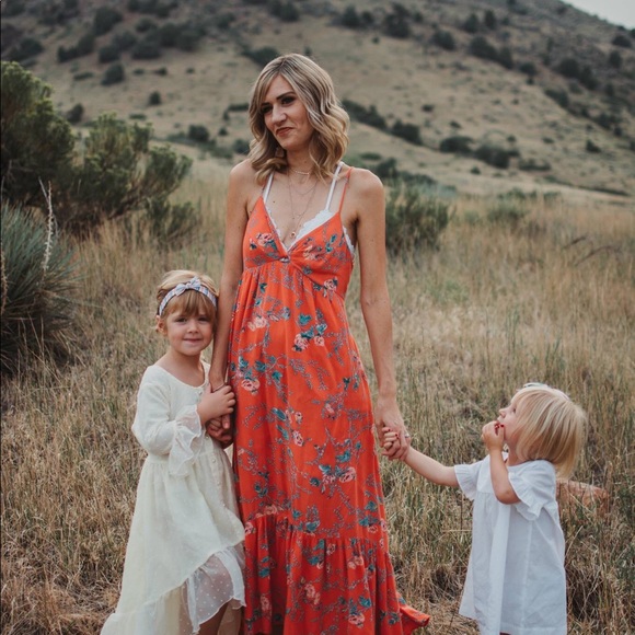 Meet your Posher, Nicole - Picture 1 of 1